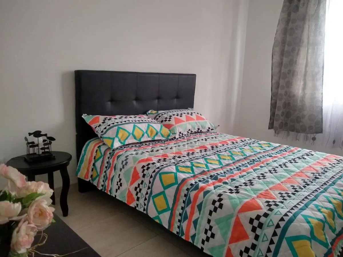 Pensión Hotel Familia Lombana Bogotá Colombia