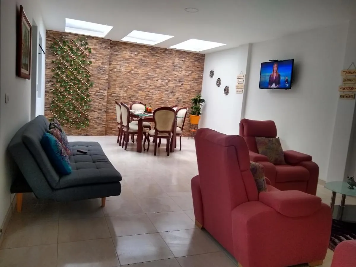 Familia Lombana Hotel Bogota Guest house